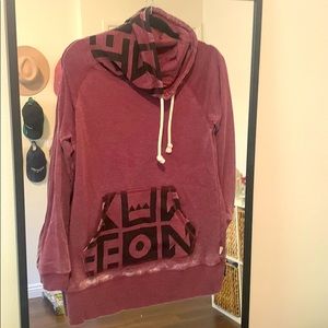 burton women’s sweatshirt